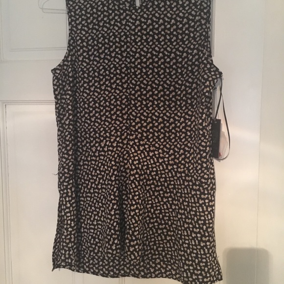 Vince Camuto sleeveless blouse. NWT! - Picture 1 of 2